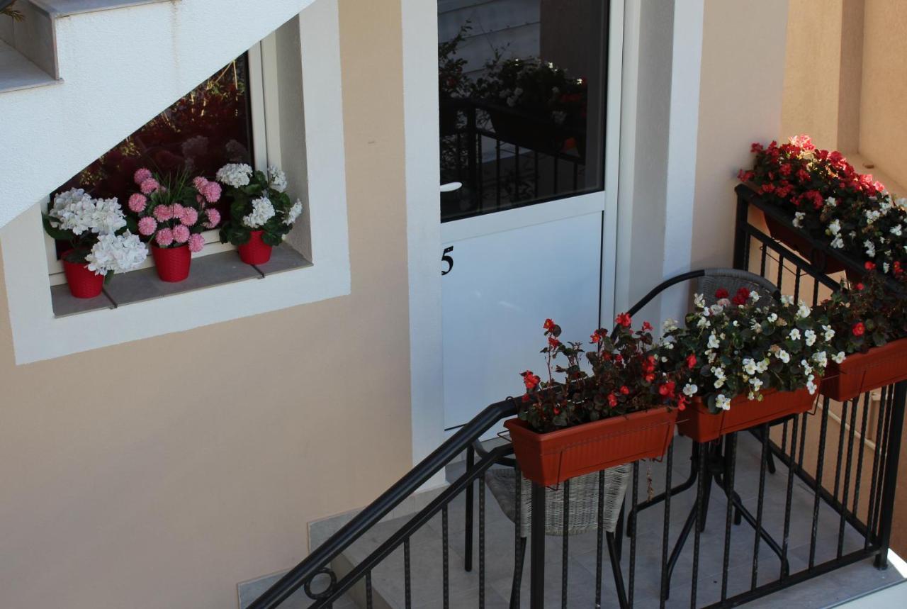 בודווה Apartments Balabusic מראה חיצוני תמונה